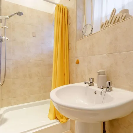 3 Bed In Whitby 90810