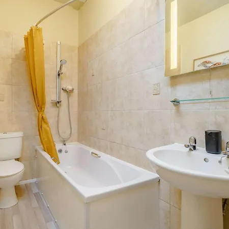 Holiday home 3 Bed In Whitby 90810