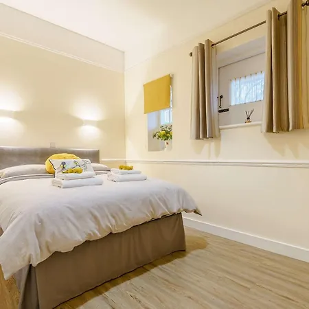 3 Bed In Whitby 90810 * Aislaby