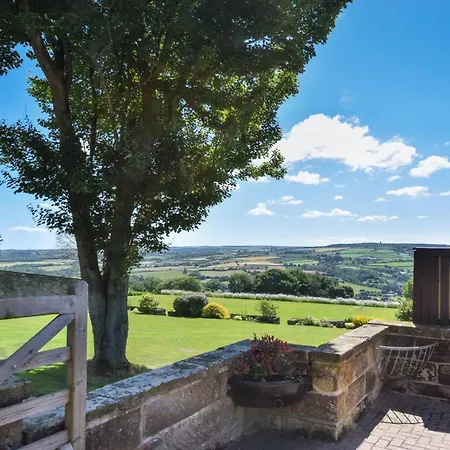 3 Bed In Whitby 90810 *